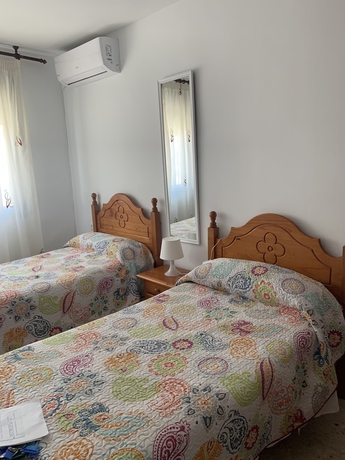 Imagen de la habitación del Hotel Hostal Mediterr&aacute;neo, Torre del Mar. Foto 8
