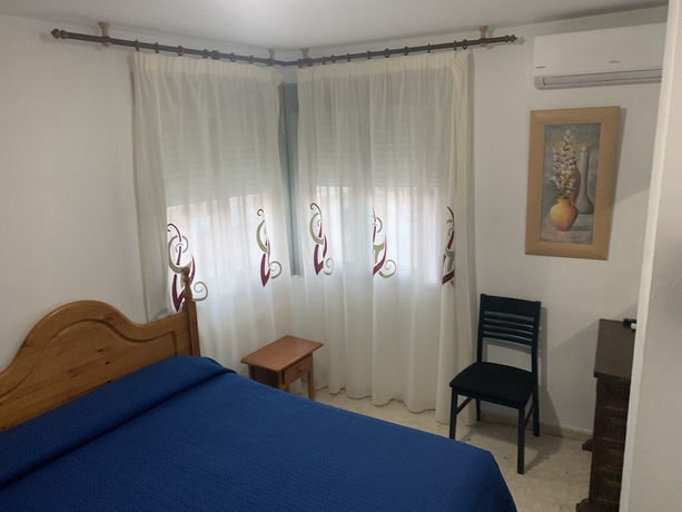 Imagen de la habitación del Hotel Hostal Mediterr&aacute;neo, Torre del Mar. Foto 16