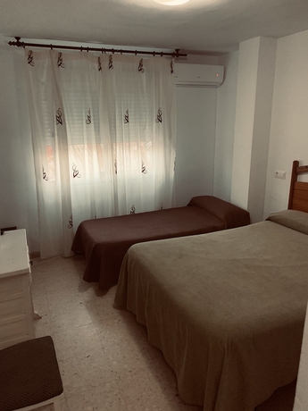 Imagen de la habitación del Hotel Hostal Mediterr&aacute;neo, Torre del Mar. Foto 17