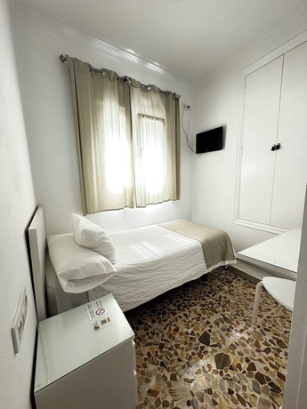 Imagen de la habitación del Hotel Hostal Mellizo. Foto 9