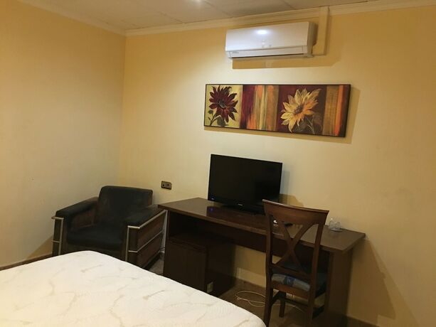 Imagen de la habitación del Hotel Hostal Mesón Arboleas. Foto 19