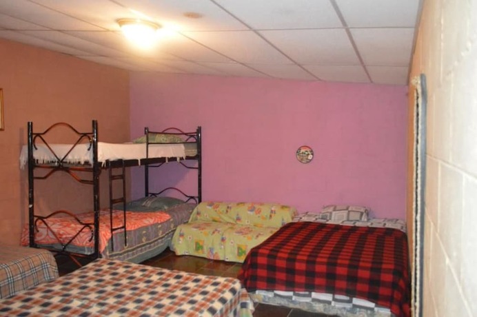 Imagen de la habitación del Hotel Hostal Meson de San Fernando. Foto 15