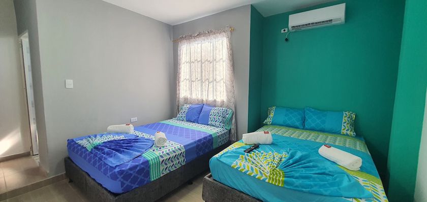 Imagen de la habitación del Hotel Hostal Mi Lindo Septiembre. Foto 12