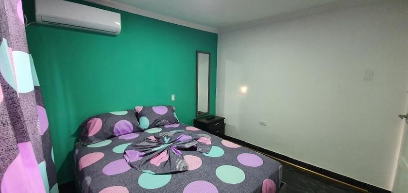 Imagen de la habitación del Hotel Hostal Mi Lindo Septiembre. Foto 13