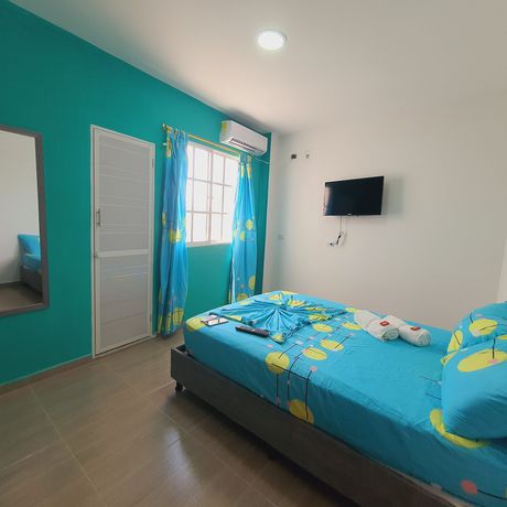 Imagen de la habitación del Hotel Hostal Mi Lindo Septiembre. Foto 19