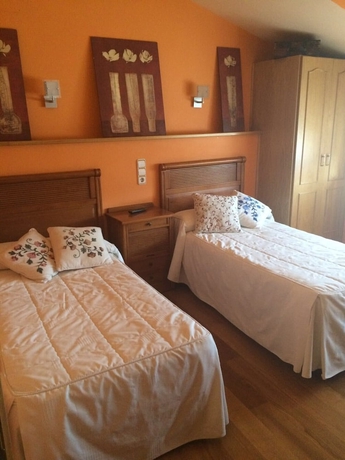 Imagen de la habitación del Hotel Hostal Mónica. Foto 6