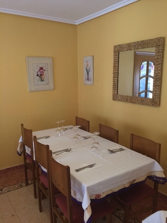 Imagen de los interiores del Hotel Hostal Mónica. Foto 13