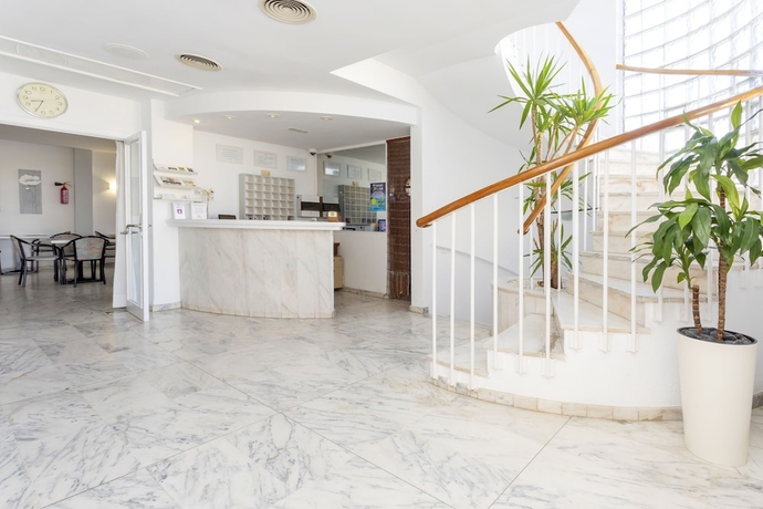 Imagen de los interiores del Hotel Hostal Molins Park. Foto 18