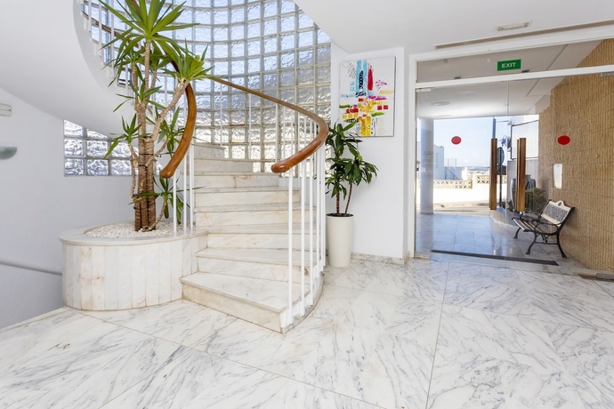 Imagen de los interiores del Hotel Hostal Molins Park. Foto 19