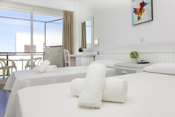 Imagen de la habitación del Hotel Hostal Molins Park. Foto 10