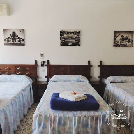 Imagen de la habitación del Hotel Hostal Monreal. Foto 7