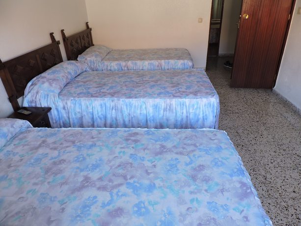 Imagen de la habitación del Hotel Hostal Monreal. Foto 9