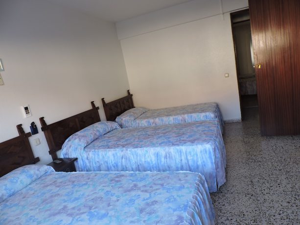 Imagen de la habitación del Hotel Hostal Monreal. Foto 13