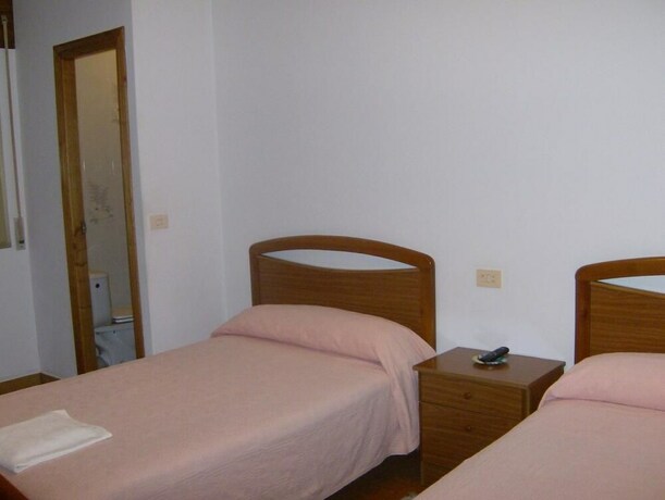 Imagen de la habitación del Hotel Hostal Monterredondo. Foto 15