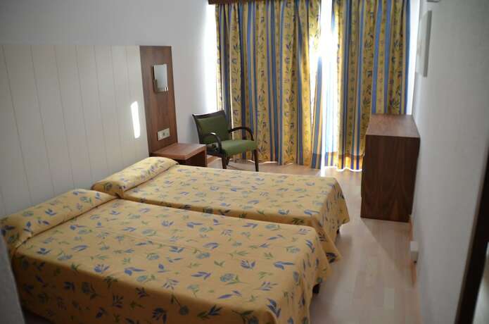 Imagen general del Hotel Hostal Neptuno. Foto 9