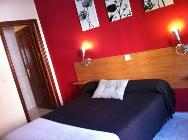 Imagen de la habitación del Hotel Hostal Neptuno. Foto 19