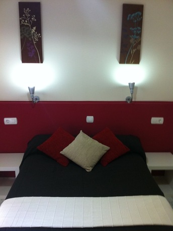 Imagen general del Hotel Hostal Neptuno. Foto 13