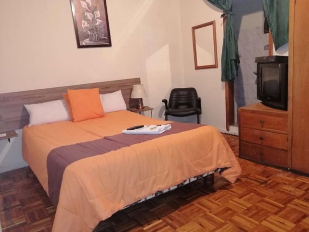 Imagen de la habitación del Hotel Hostal Novel. Foto 2
