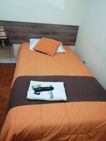Imagen de la habitación del Hotel Hostal Novel. Foto 7