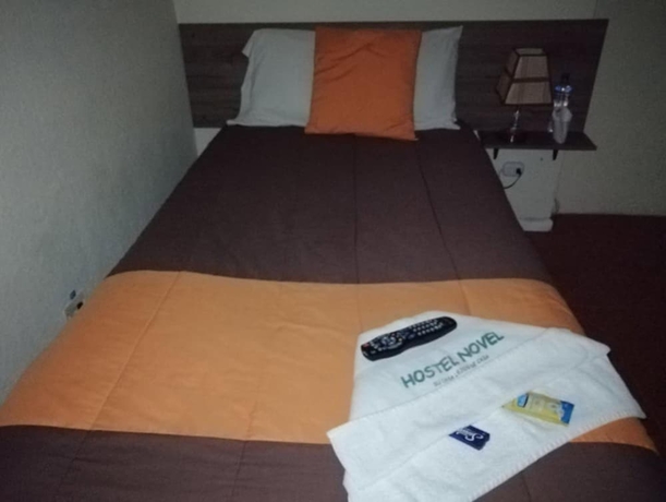 Imagen de la habitación del Hotel Hostal Novel. Foto 11