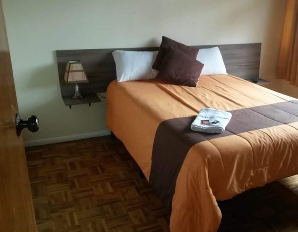 Imagen de la habitación del Hotel Hostal Novel. Foto 13