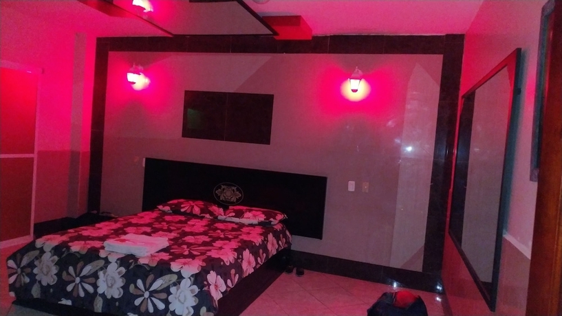 Imagen de la habitación del Hotel Hostal Nuevo Amanecer. Foto 4