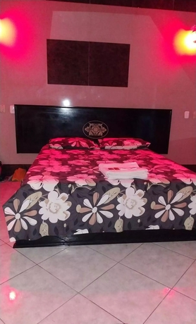 Imagen de la habitación del Hotel Hostal Nuevo Amanecer. Foto 11