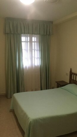 Imagen de la habitación del Hotel Hostal O Cristo. Foto 13