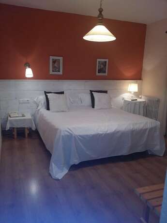 Imagen general del Hotel Hostal Pedraforca. Foto 5