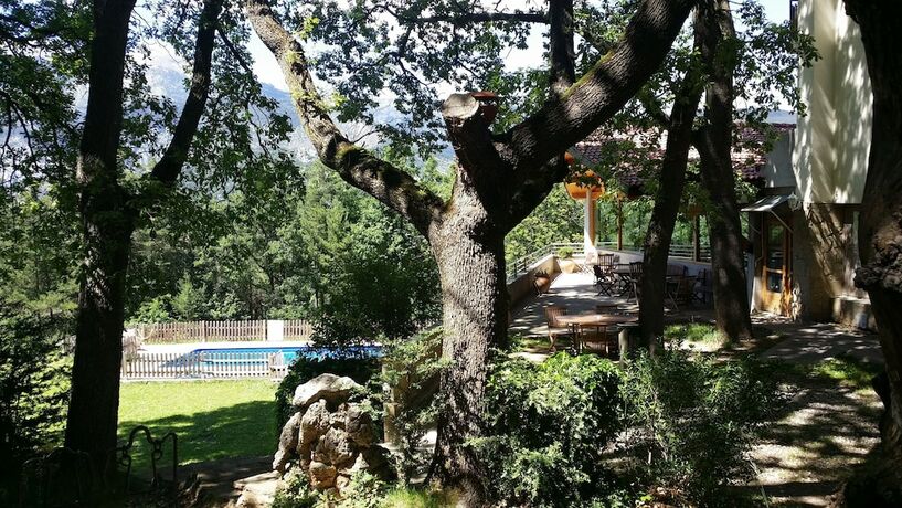Imagen general del Hotel Hostal Pedraforca. Foto 16