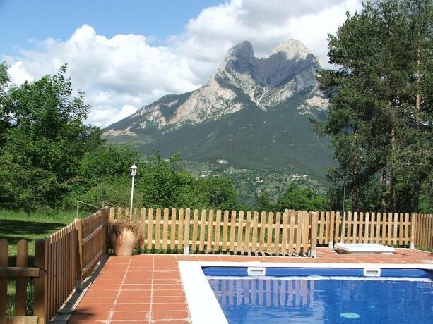 Imagen general del Hotel Hostal Pedraforca. Foto 17