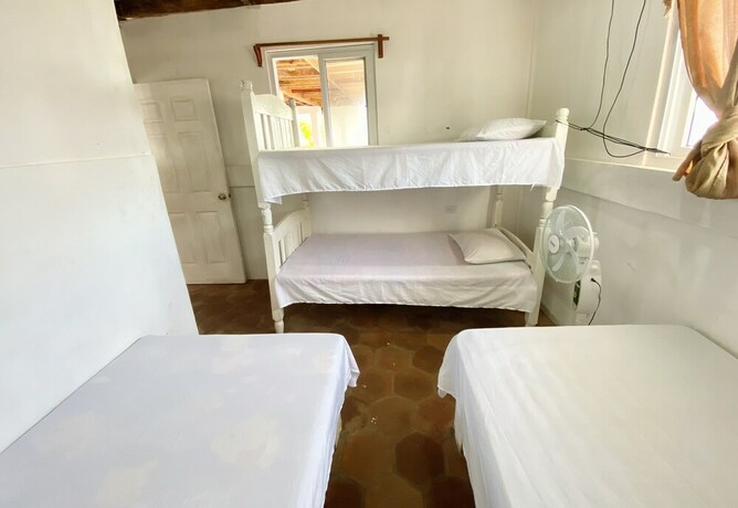 Imagen de la habitación del Hotel Hostal Playa Azul. Foto 11