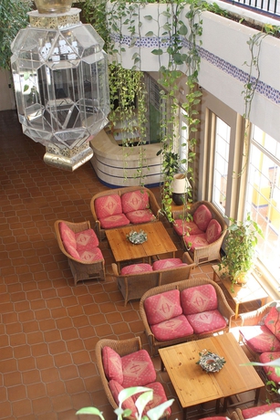 Imagen de los interiores del Hotel Hostal Puente Del Rey. Foto 5