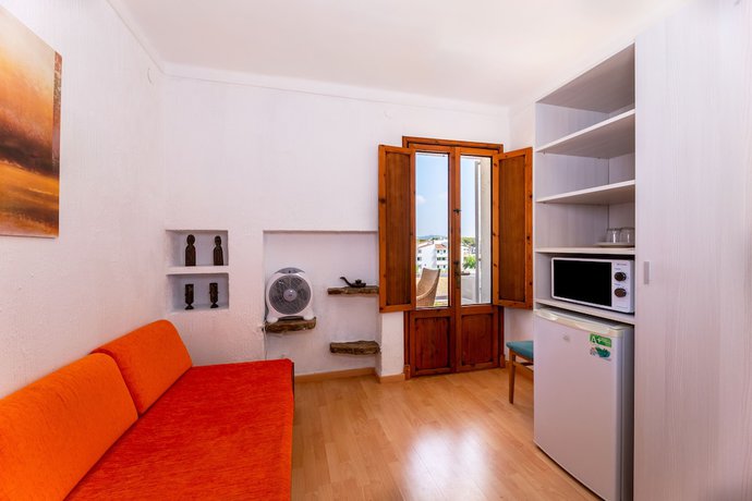 Imagen de la habitación del Hotel Hostal Residencia San Francisco. Foto 4