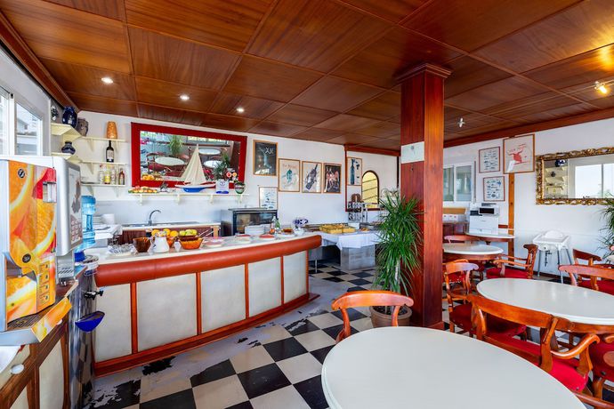 Imagen del bar/restaurante del Hotel Hostal Residencia San Francisco. Foto 2