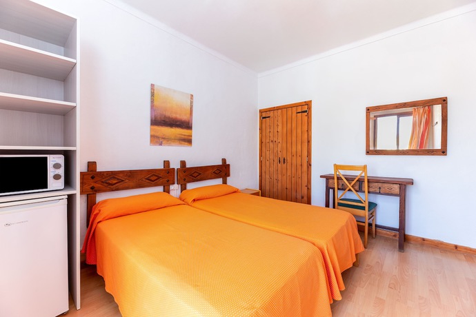 Imagen de la habitación del Hotel Hostal Residencia San Francisco. Foto 5