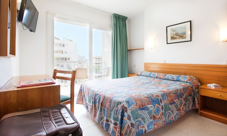 Imagen de la habitación del Hotel Hostal Residencia Sutimar. Foto 2