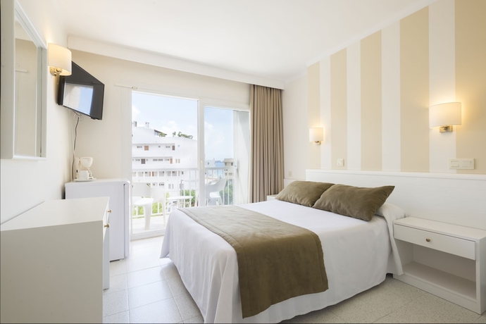 Imagen de la habitación del Hotel Hostal Residencia Sutimar. Foto 5