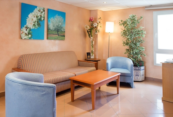 Imagen de los interiores del Hotel Hostal Residencia Sutimar. Foto 18