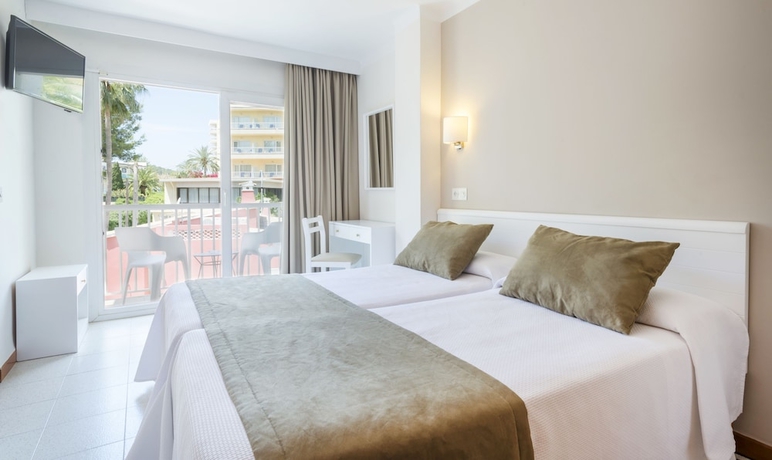 Imagen de la habitación del Hotel Hostal Residencia Sutimar. Foto 8