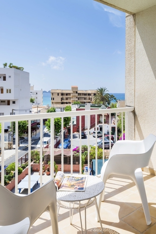 Imagen de la habitación del Hotel Hostal Residencia Sutimar. Foto 12