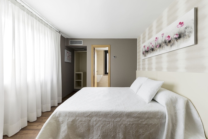 Imagen de la habitación del Hotel Hostal Residencia Victoria. Foto 7