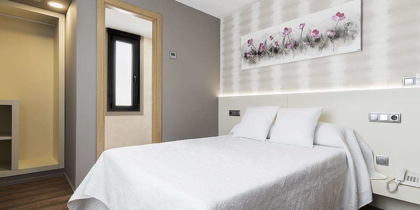 Imagen de la habitación del Hotel Hostal Residencia Victoria. Foto 8