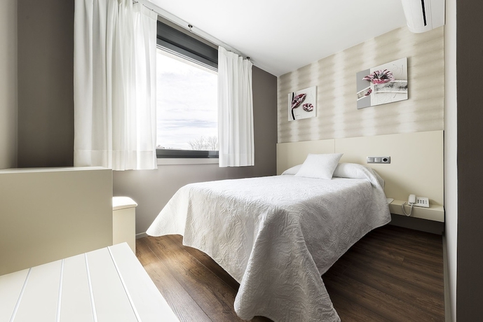 Imagen de la habitación del Hotel Hostal Residencia Victoria. Foto 11