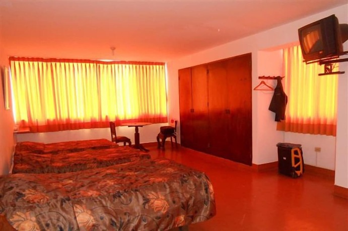 Imagen general del Hotel Hostal Residencial Cesar Alberto. Foto 6