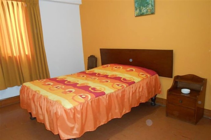 Imagen general del Hotel Hostal Residencial Cesar Alberto. Foto 12