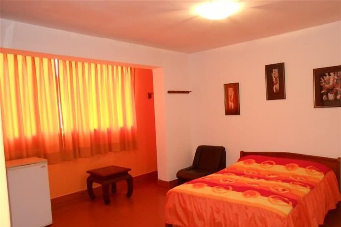 Imagen de la habitación del Hotel Hostal Residencial Cesar Alberto. Foto 20