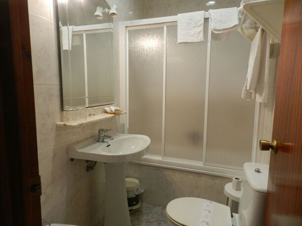 Imagen general del Hotel Hostal Restaurant Cal Feliuet. Foto 9