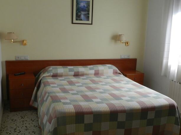 Imagen general del Hotel Hostal Restaurant Cal Feliuet. Foto 13