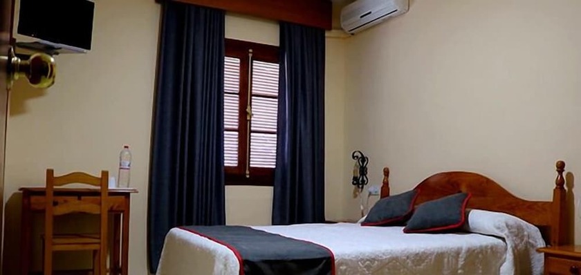 Imagen de la habitación del Hotel Hostal Restaurante Asador EL PAISANO. Foto 15